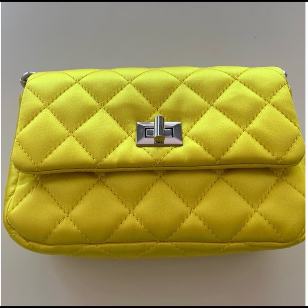 India Hicks yellow sateen consort (Brand new!)